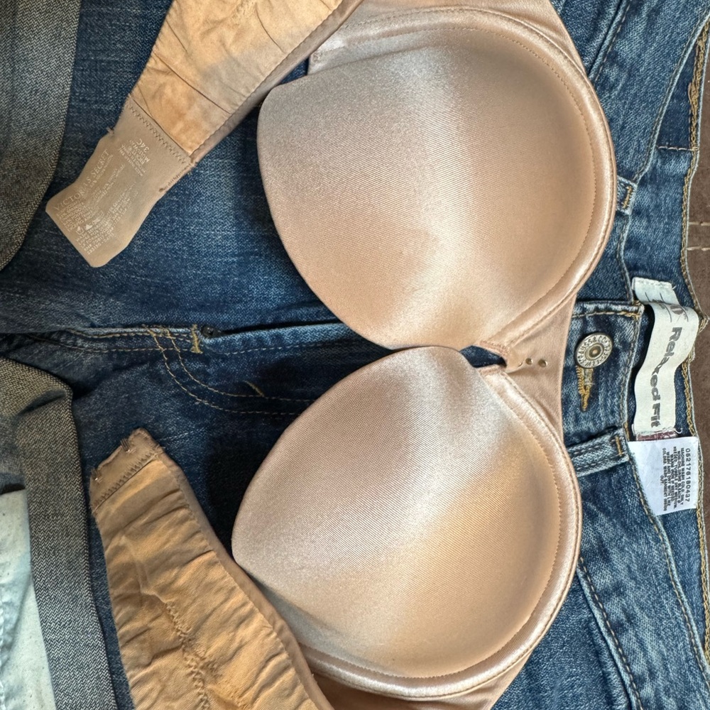 Victorias Secret Nude Underwire Bra